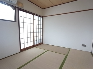 グリーンマンションの和室