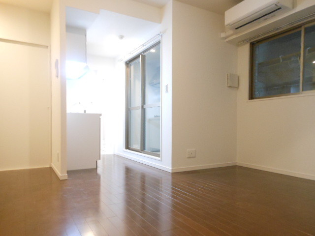 SDグランツ新神戸の居間・リビング