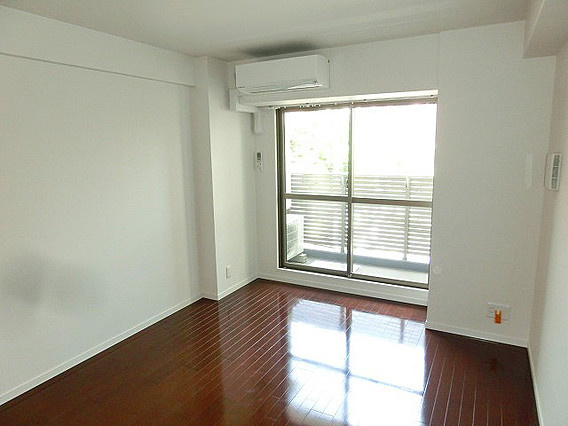 SDグランツ新神戸の居間・リビング