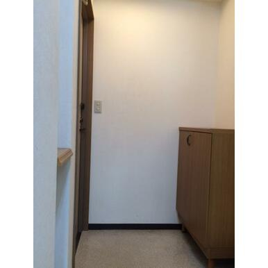 ハイツ西川の玄関