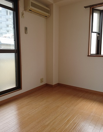 ハイツ西川の居間・リビング