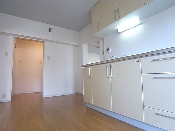 ハイツタケシの居間・リビング