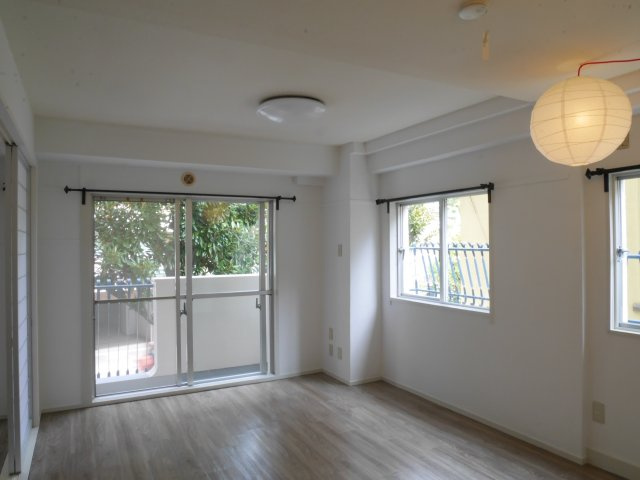 北野コーポラスの居間・リビング