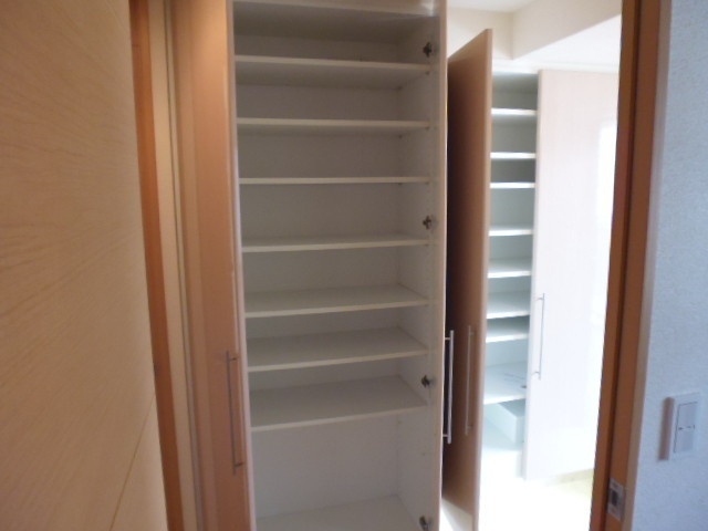 神戸元町山手ヴィアージュの玄関