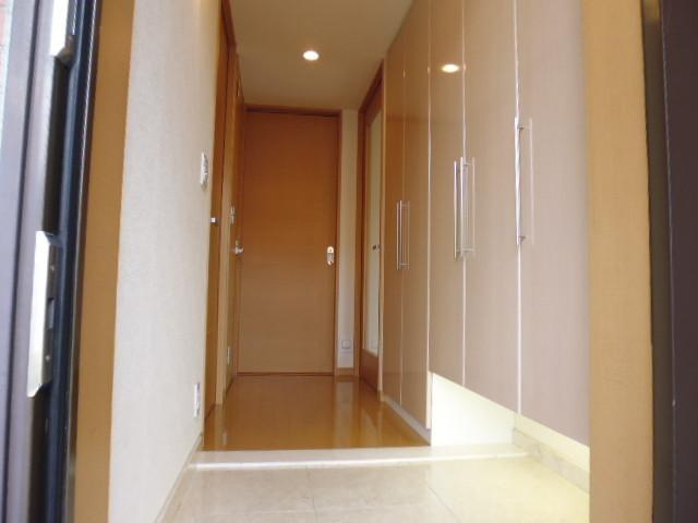 神戸元町山手ヴィアージュの玄関