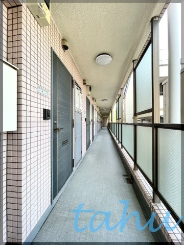 ローヤルガーデンの玄関