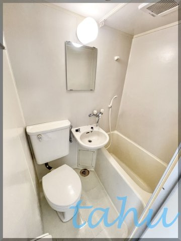 ローヤルガーデンの浴室