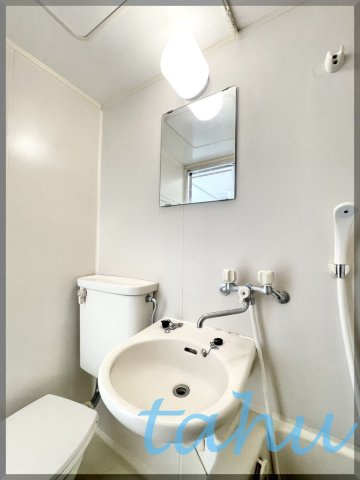 ローヤルガーデンの洗面所