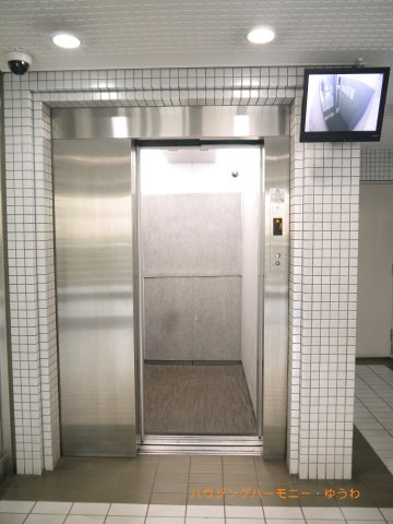【その他共用部分】 | 東池袋ハイツ弐番館 | エレベーター完備のため荷物が多くなっても安心。