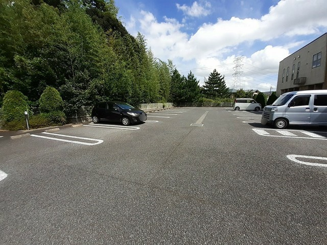 モダン・エディフィスⅠの駐車場|駐車場
