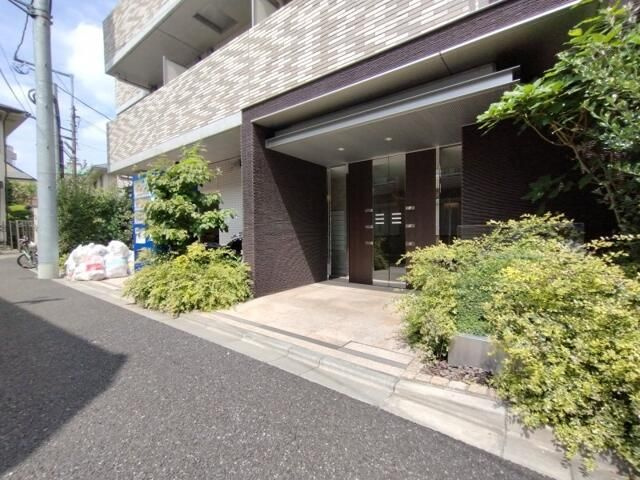 ＤＩＰＳ高田馬場駅前のエントランス