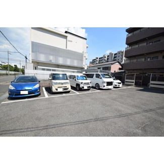 【駐車場】