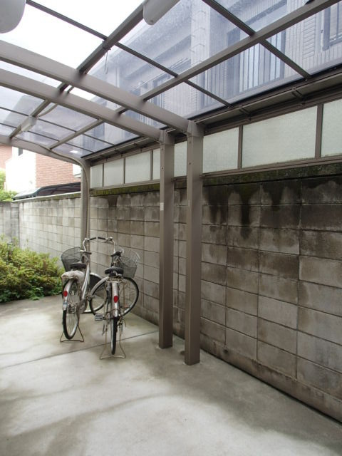 ＭＹコート自由が丘のその他共用部分|★敷地内屋根付き駐輪場★