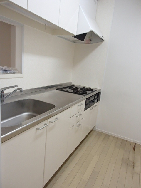 ＭＹコート自由が丘のキッチン|グリル付き3口ガスシステムキッチン