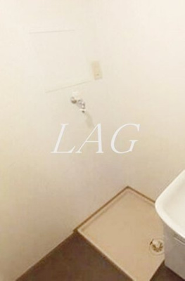 【設備】 | フロリーレン・セキ | 室内洗濯機置き場です。