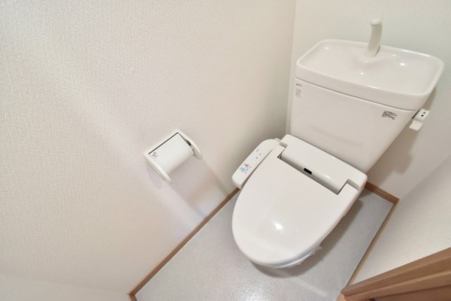 久留米市宮ノ陣４丁目のアパートのトイレ|コンパクトで使いやすいトイレです