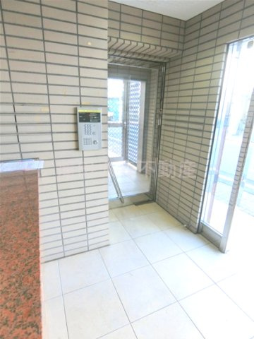 ジョイフル蒲田弐番館のエントランス|オートロック付きのエントランス