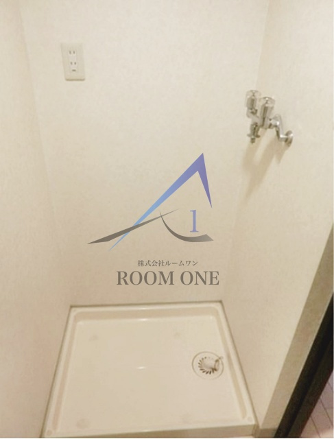 藤和シティホームズ新宿余丁町の設備|洗濯機置き場です。