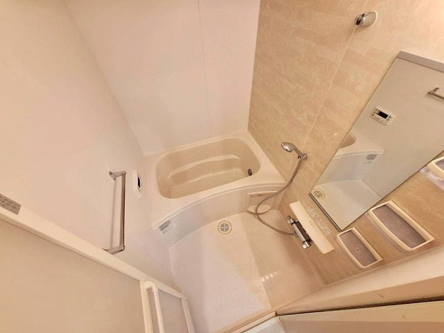 ｈｅｒｅｕｘ ｈｅｕｒｅ(ｳﾙｳｰﾙ)の浴室|★追い炊き・浴室乾燥機付きバスルーム★