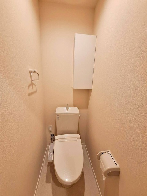 ｈｅｒｅｕｘ ｈｅｕｒｅ(ｳﾙｳｰﾙ)のトイレ|★温水洗浄便座付きトイレ★