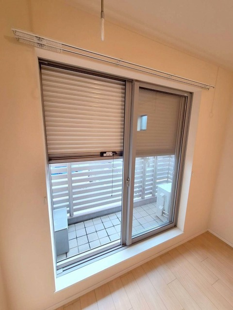 ｈｅｒｅｕｘ ｈｅｕｒｅ(ｳﾙｳｰﾙ)のバルコニー|★安心の防犯シャッター付き★