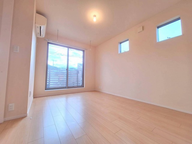 ｈｅｒｅｕｘ ｈｅｕｒｅ(ｳﾙｳｰﾙ)の居間・リビング|★２面採光で明るい室内★