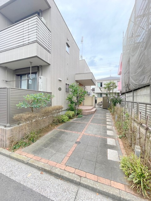 ｈｅｒｅｕｘ ｈｅｕｒｅ(ｳﾙｳｰﾙ)のエントランス