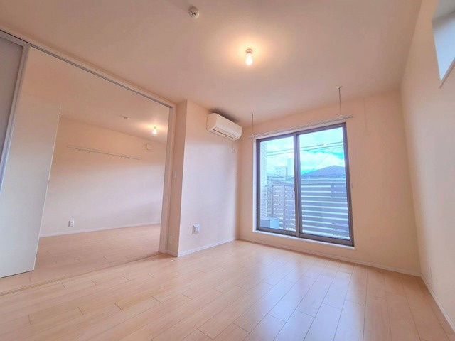 ｈｅｒｅｕｘ ｈｅｕｒｅ(ｳﾙｳｰﾙ)の居間・リビング|★使い勝手の良い間取りの1LDK★