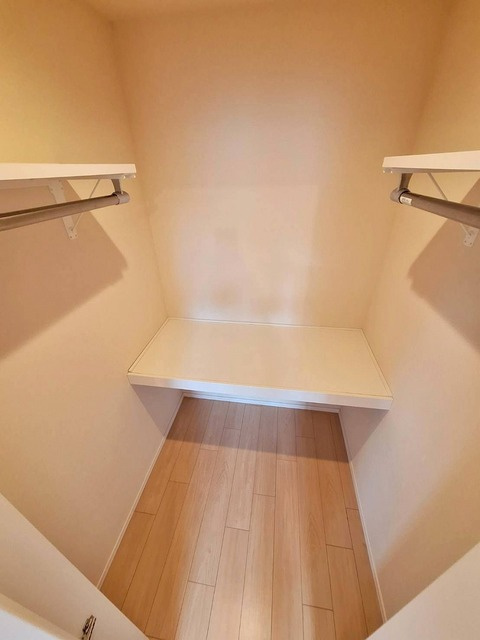 ｈｅｒｅｕｘ ｈｅｕｒｅ(ｳﾙｳｰﾙ)の収納|★たっぷり収納のウォークインクローゼット★