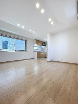 【居間・リビング】 | サクラリリア | ★エアコン付きで快適に過ごせます★