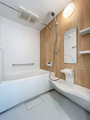 【浴室】 | サクラリリア | ★雨の日でも洗濯物が干せる浴室乾燥機付き★