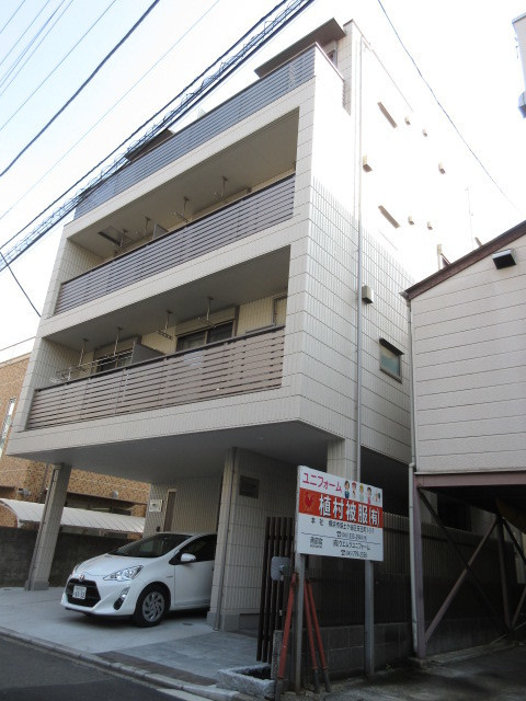 NSメゾン横浜のエントランス