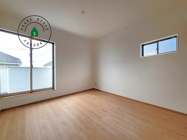 糸島市板持2丁目第1-2棟（A号棟）の内観：施工例|主寝室には収納力に優れたクローゼットがありますので、お部屋もすっきり片付きます。