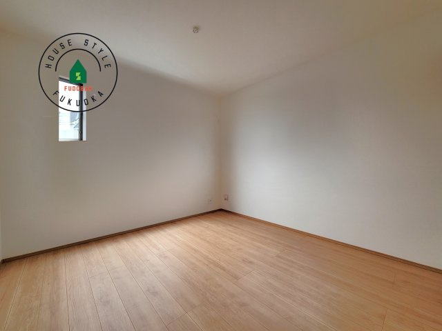 糸島市板持2丁目第1-2棟（B号棟）の内観：施工例|穏やかな光が差し込む室内には、穏やかな時間が流れます。