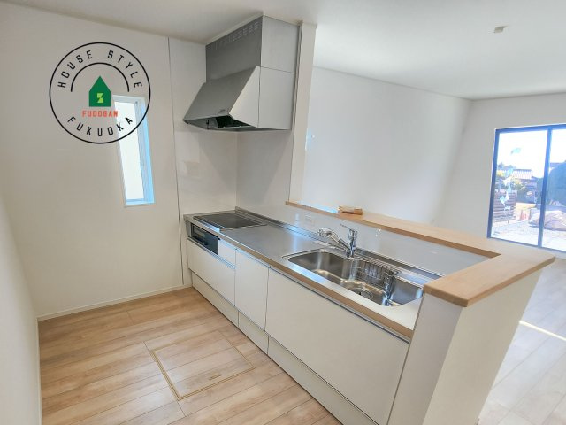 那珂川市今光8丁目第2-3棟（2号棟）の内観：施工例|忙しい朝でも家族揃って食事をしたいゆとりあるダイニングスペース。