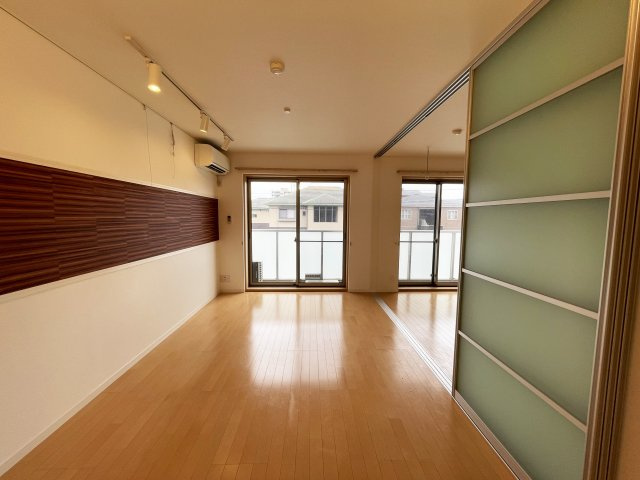 ベレオ一ツ橋の居間・リビング