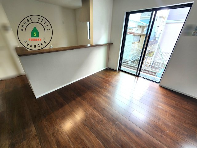 福岡市東区三苫2丁目第7-2棟(3号棟)のダイニング|キッチンから立ち込める香りが今日の料理を期待させます。