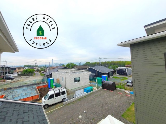 春日市弥生2丁目第1-2棟(4号棟)の展望|窓から緑が見える物件も魅力的です。