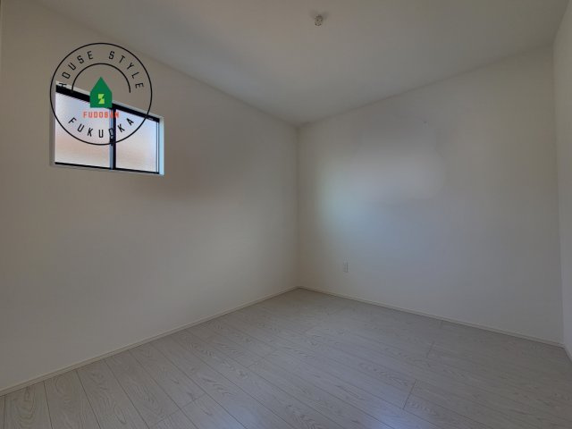 太宰府市青山1丁目第2-1棟(1号棟)の内観：施工例|柔らかい陽光が差し込む明るいお部屋を演出する設計。彩光の取れる窓が気持ちの良いお部屋を創り上げます。