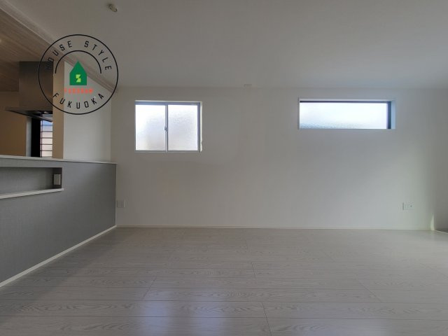 太宰府市青山1丁目第2-1棟(1号棟)の内観：施工例|ご家族を近くに感じられる対面キッチンのLDK。会話もはずみそうですね。