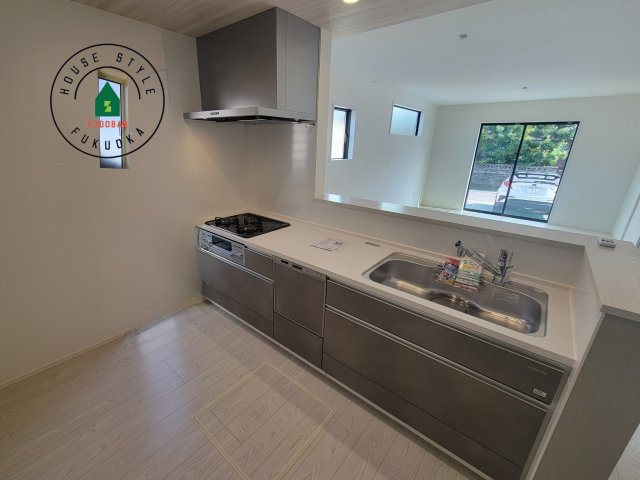 太宰府市青山1丁目第2-1棟(1号棟)の内観：施工例|キッチン。グリル・食器洗い乾燥機・浄水器も完備。