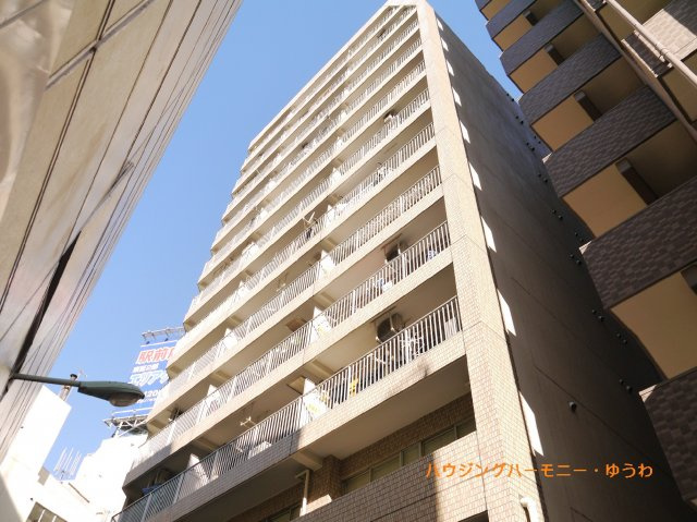 【外観】 | パレドール池袋 | モダンでスタイリッシュな印象を与えるグレーを基調とした外観。