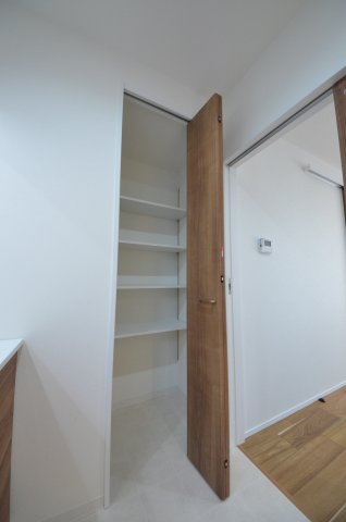 井口四丁目の収納|洗面所にも収納スペースがあります