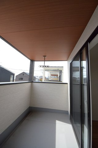 井口四丁目のバルコニー|バルコニーは屋根があるので急な雨でも安心です