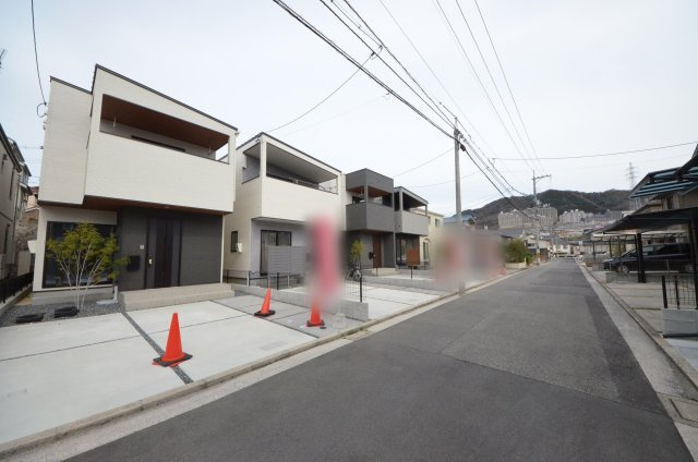 井口四丁目の前面道路含む現地写真|前面道路は交通量が少なく駐車楽々
駐車は2台可能です