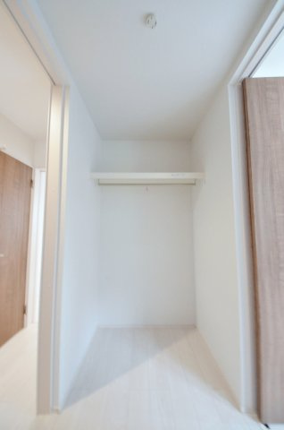 坪井一丁目の収納|廊下にも収納スペースがあります