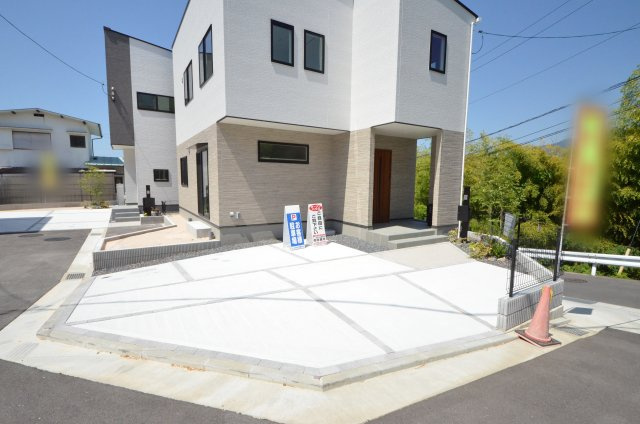 皆賀一丁目の駐車場|駐車並列二台可能です