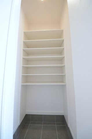 皆賀一丁目の収納|大容量のシューズクローク有