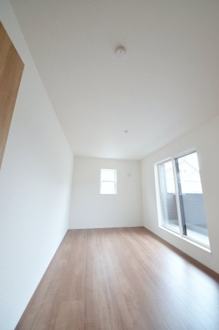 平良二丁目の洋室|全居室収納スペース有、お部屋が広く綺麗に使えます