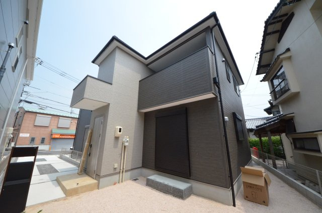 平良二丁目の外観|南西向きで陽当良好
駐車2台可能です